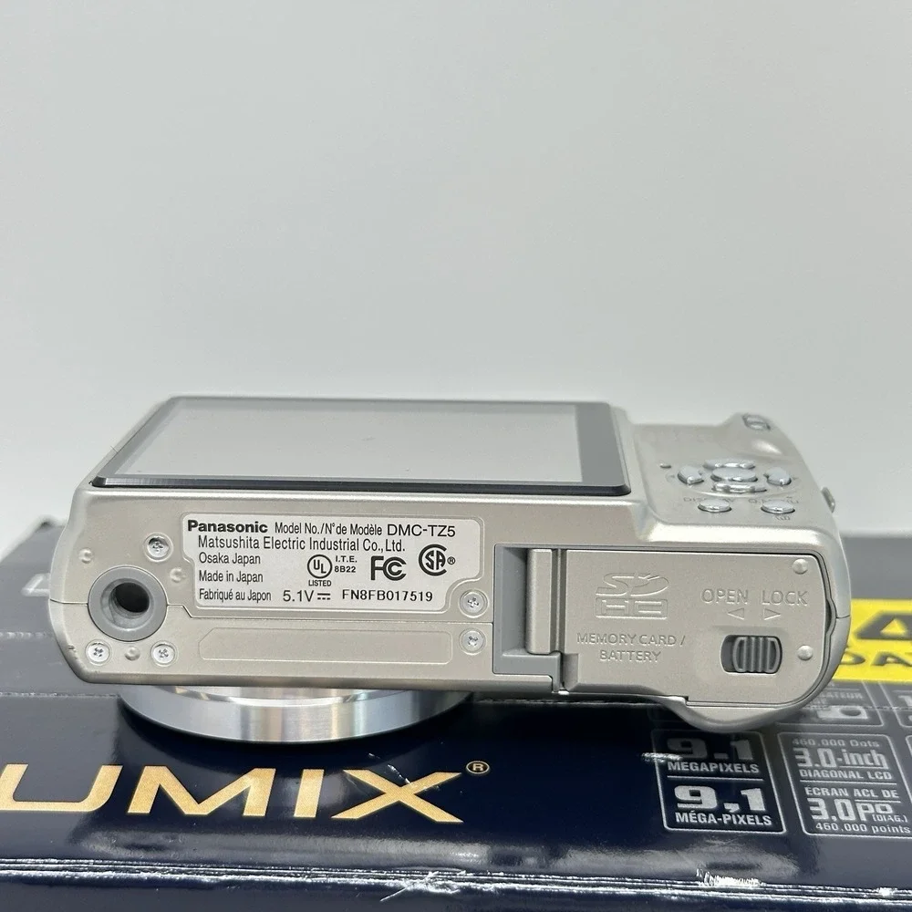 Panasonic LUMIX DMC-TZ5 Silver Digital Camera 9.1MP 10x Zoom Bundle - TESTED ✅